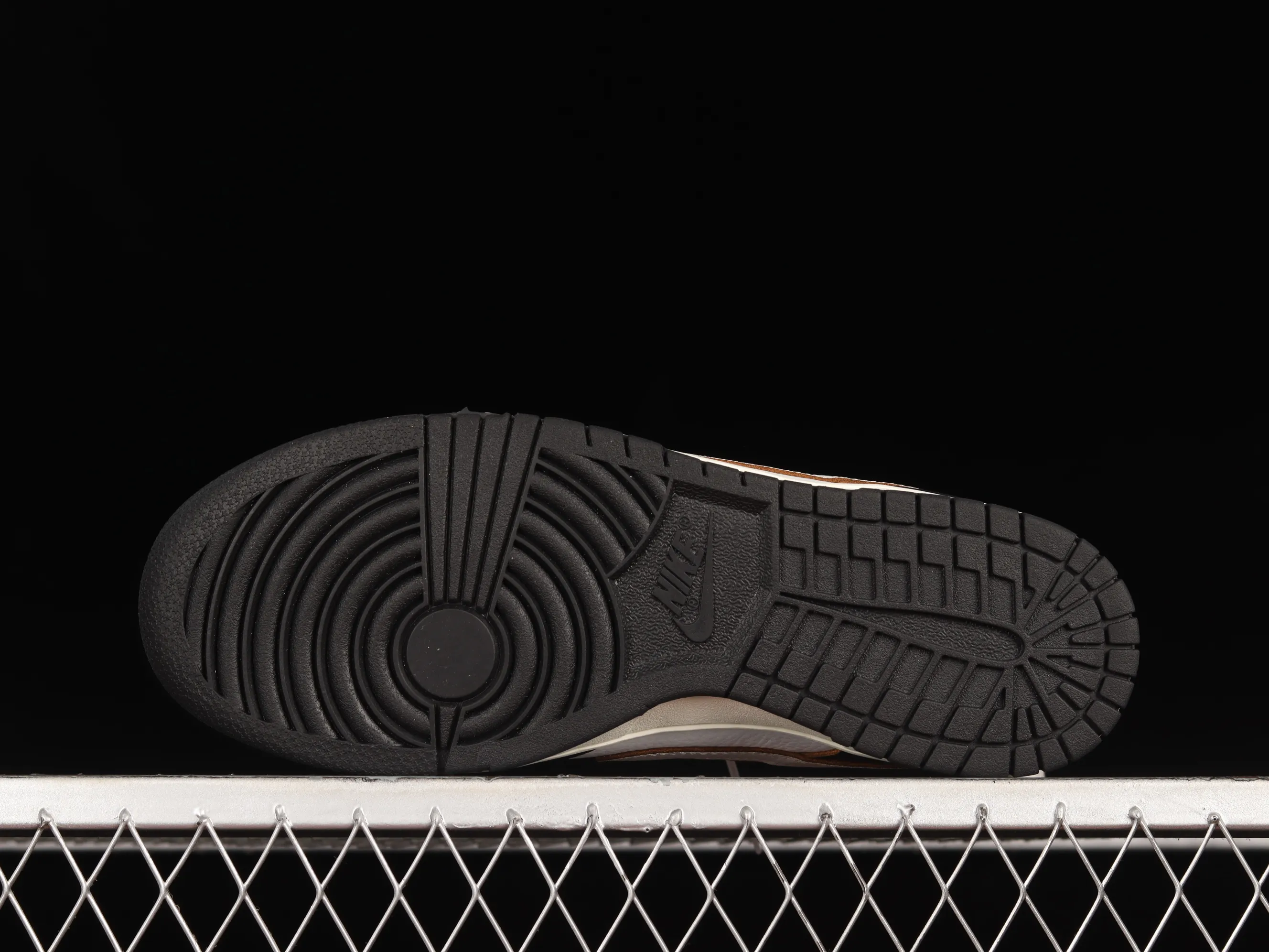 All Categories Nk SB Dunk Series Nk SB Dunk Low Low-top Sneakers HUF